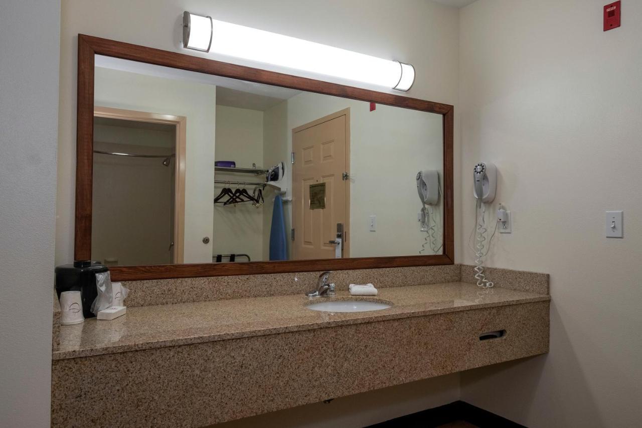 Red Roof Inn ホーマ エクステリア 写真